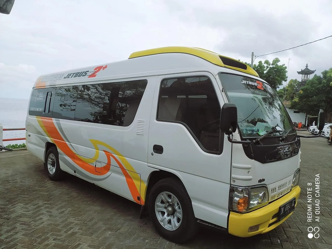 Elf Minibus Car Charter - 14-16 Seats
