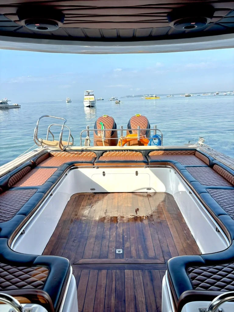 My Darling Aft Deck · U-Shaped Ocean View Lounge
